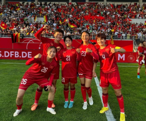 Tuyển nữ Việt Nam nhận quà đặc biệt trước ngày đi World Cup