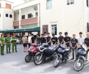 Hai thiếu niên dưới 16 tuổi tham gia nhóm 'kéo lê hung khí trên đường phố'