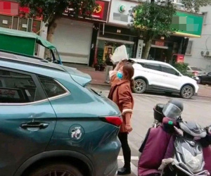 Chồng nói đi công tác nhưng xe lại đỗ ở nhà bạn thân của vợ, người vợ tức tối khi biết sự thật