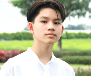 Nam sinh Hà Nội là thủ khoa 'kép' chuyên Tin của 2 trường