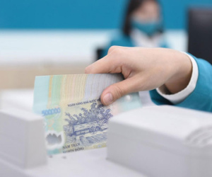 Nghiên cứu tiếp tục hạ lãi suất, nới điều kiện cho vay