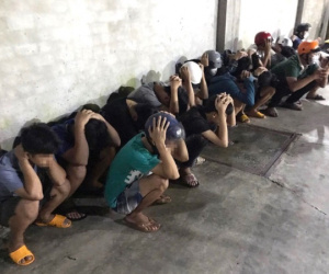Nhóm 'quái xế' lạng lách đánh võng mừng sinh nhật đàn anh