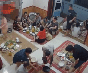 Mang rượu quý ra chưa kịp đãi khách, gia chủ 'đứng hình' vì sự bất cẩn của mình