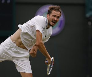 Medvedev ngược dòng vào vòng 4 Wimbledon