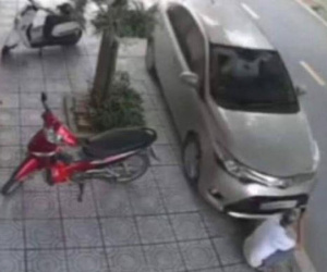 Bị ô tô đâm tử vong khi đang ngồi hóng mát ở vỉa hè