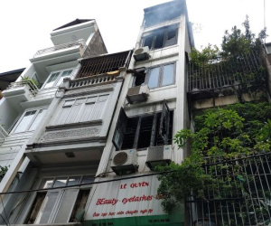 Đường thoát nạn sinh tử khi nhà ống nghi ngút khói lửa