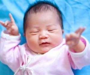 Bố đặt tên vừa ngắn vừa hay cho con gái, khi đi học cô giáo không dám gọi vì xấu hổ thay