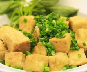 Hành lá hóa 'thuốc độc' khi kết hợp với 6 thực phẩm sau, biết mà tránh kẻo 'rước họa'