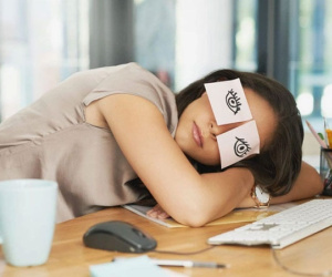 Ngủ trưa quan trọng thế nào và ngủ trong bao lâu là tốt nhất? Chuyên gia thần kinh sẽ giúp bạn trả lời câu hỏi đó