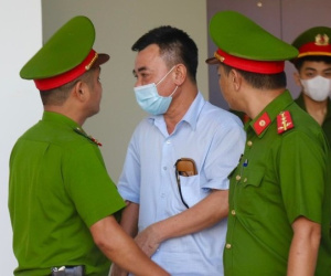 Cựu Phó Giám đốc Công an Hà Nội môi giới hối lộ vì giúp 'em gái', 'quá thương người'