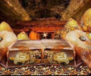 Ngỡ ngàng trước ngôi mộ vỏn vẹn 31m2 nhưng vàng ở đâu cũng có, chỉ 1 viên ngọc đã giá trị bằng hàng trăm biệt thự