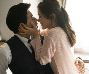 Vợ về quê chăm mẹ ốm và 'món quà' cay đắng nhận từ tình cũ mang về nhà chồng khiến ai cũng đau lòng