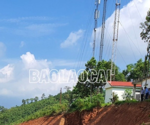 Tháo dỡ cột phát sóng viễn thông, 2 công nhân tử vong