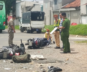 Ô tô bán tải va chạm với hai xe máy ở TP.HCM, một người tử vong