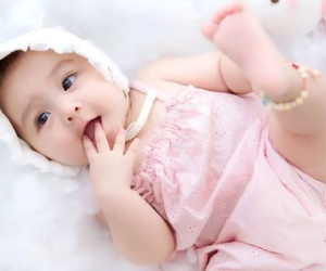 Chồng tra từ điển để đặt tên cho con nhưng nhân viên hộ khẩu ghi nhầm, vợ không giận mà còn biết ơn