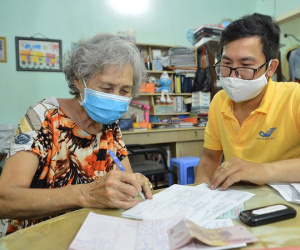 Bất ngờ lùi lịch trả lương hưu, trợ cấp tháng 8