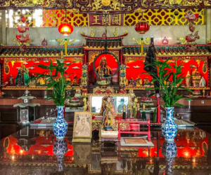 Mùng 1 trên bàn thờ xuất hiện 4 dấu hiệu này, gia chủ được lộc tổ tiên, cả tháng ăn nên làm ra