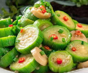 Bất ngờ công dụng của quả mướp, 3 nhóm người này được khuyến cáo không nên ăn vì làm trầm trọng bệnh