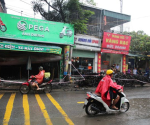 Cháy nhà ở kết hợp kinh doanh: Hàng hóa, cửa cuốn chặn lối thoát nạn