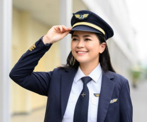 Nữ diễn viên bỏ nghề làm phi công