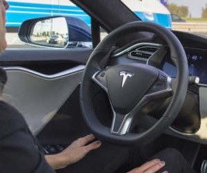 Elon Musk: 'OEM lớn đang rất quan tâm phần mềm tự lái của Tesla'