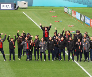 Tuyển nữ Việt Nam tươi rói trên sân Eden Park trước trận gặp Mỹ