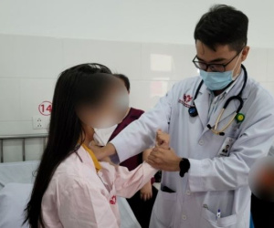 Bé gái 12 tuổi bị đột quỵ