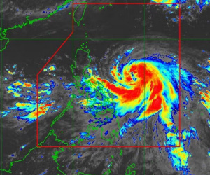 Bão mạnh lên gần Philippines, dự báo tiếp tục hướng tới Trung Quốc