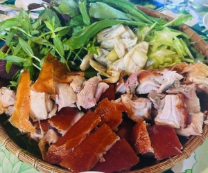 Bỏ túi công thức làm heo quay mắc mật Lạng Sơn từ chuyên gia quay nướng