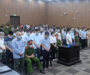 Xét xử vụ ‘chuyến bay giải cứu’, lộ diện kẻ trục lợi giấu mặt