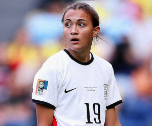 Cầu thủ lớp 10 Hàn Quốc đi vào lịch sử World Cup nữ