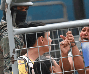 Hơn 90 cai ngục ở Ecuador bị tù nhân bắt làm con tin