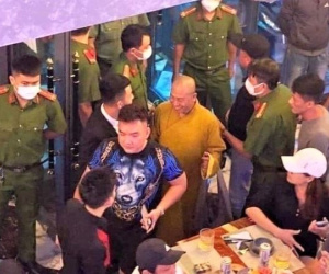 TP.HCM yêu cầu làm rõ nhân thân 'nhà sư vào quán nhậu'