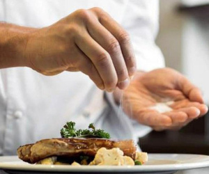 'Sát thủ' thầm lặng đến từ lọ gia vị trong bếp
