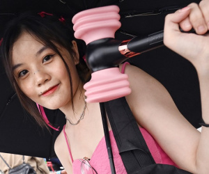 Giải cứu vé VIP, giới trẻ thi nhau làm 'phe' trước giờ BlackPink trình diễn