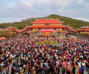 Chùa Ba Vàng báo cáo tổng sổ thu công đức thế nào?