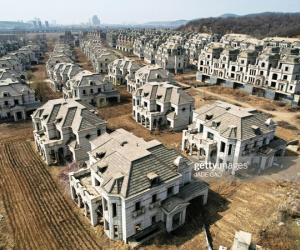 Xót xa hàng trăm siêu biệt thự bỏ hoang thành nơi chăn bò