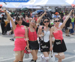 Ngắm trọn bộ ảnh gái xinh lên đồ 'cháy phố' đi concert BLACKPINK đêm thứ 2
