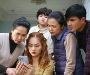 Gia Đình Mình Vui Bất Thình Lình bị khán giả đòi bỏ xem vì lộ sạn ngớ ngẩn