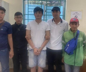 Trốn truy nã còn thách thức công an, thanh niên ở Bình Dương bị bắt