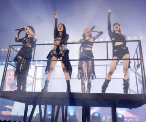 Chuyện tuyển Việt Nam, BLACKPINK và giá trị của thần tượng