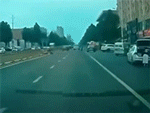 Đường ống khí đốt nổ như bom trên phố khiến 2 người thiệt mạng