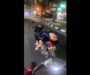 Mạng xã hội 'dậy sóng' với pha vừa lái xe máy vừa ngủ của một thanh niên 'báo'