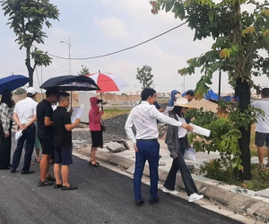 Ôm 20 tỷ đầu tư đất, giờ chật vật kiếm tiền lẻ vỉa hè Hà Nội