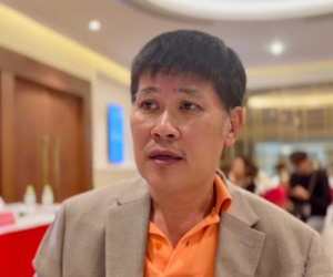 Phước Sang tuổi 54 đi chấm hoa hậu, cay đắng với bài học 'vỡ nợ vì tham tiền'