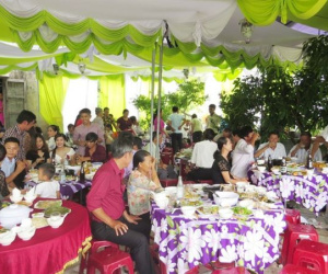 Công an vào cuộc vụ 'cả làng đau bụng' khi dự tiệc cưới ở Quảng Bình
