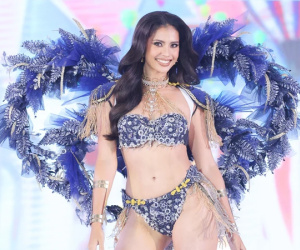 Show bikini của Hoa hậu Hoàn vũ Thái Lan bị nói copy Victoria's Secret