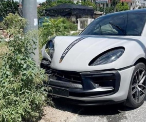 Ai lái chiếc Porsche không biển số tông cột đèn ở Hưng Yên?