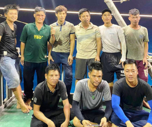 Nhóm ngư dân Thanh Hóa kịp thời cứu 8 người gặp nạn trên biển