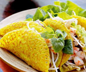 Chỉ với 10k thưởng thức bánh xèo ngập hải sản giữa cơn bão 'chặt chém' tại Phú Quốc